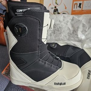 Mens size 10 double Boa thirty two snowboard  boots.